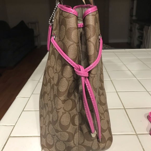 Authentic Coach Purse - Picture 5 of 8